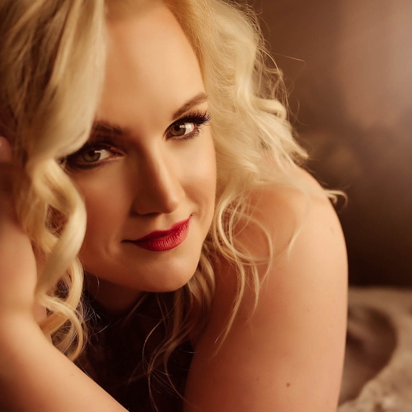 Meet your Posher, Alisha - Picture 1 of 1